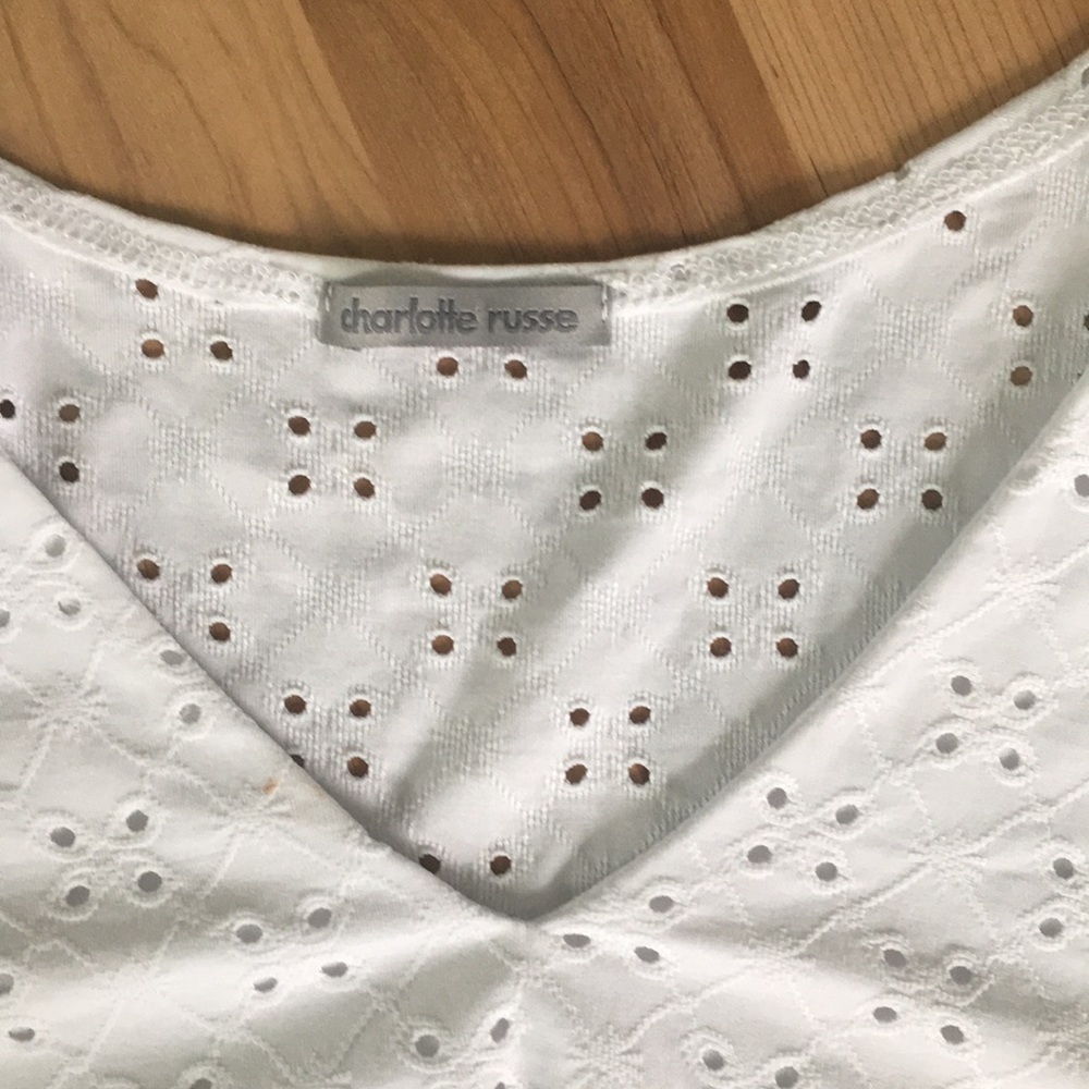Charlotte Russe Short sleeve white crop top - Picture 3 of 3